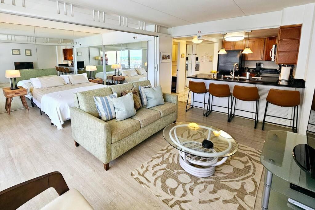 Ilikai Hotel Condo With Kitchen And Ocean View Гонолулу Екстер'єр фото